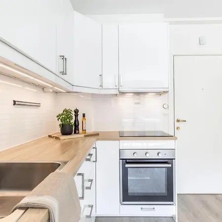 Modern Only 5 Minutes From Centre Apartment