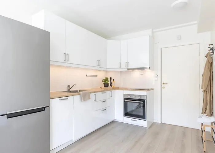 Modern Only 5 Minutes From Centre Apartment *