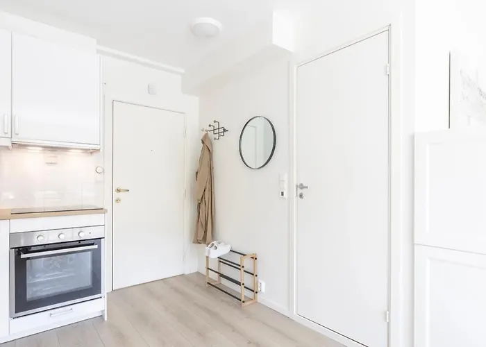 Modern Only 5 Minutes From Centre Apartment *